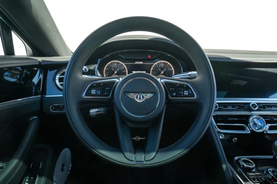 Bentley Flying Spur Azure V8 - foto 16