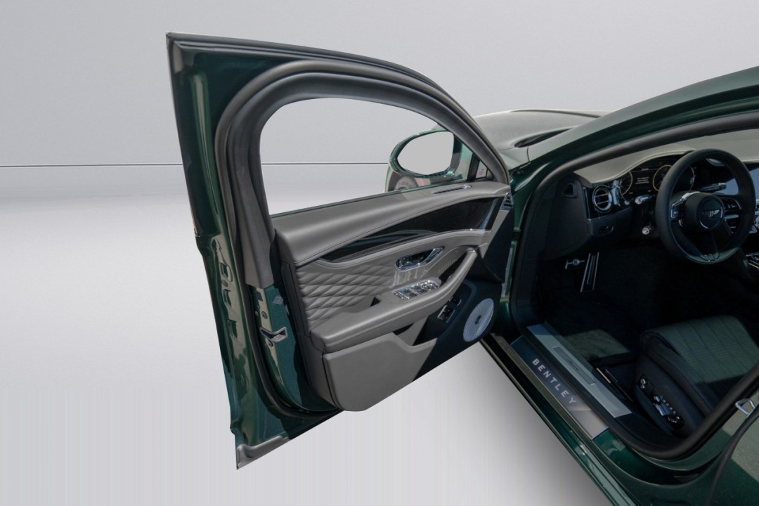 Bentley Flying Spur Azure V8 - foto 6