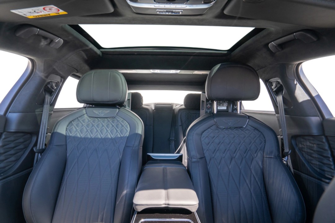 Bentley Flying Spur Azure V8 - foto 25