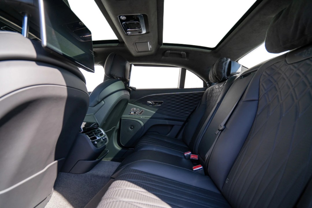 Bentley Flying Spur Azure V8 - foto 8