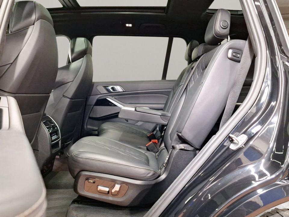 BMW X7 M50i - foto 13