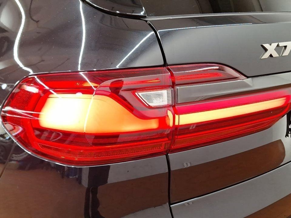 BMW X7 M50i - foto 17
