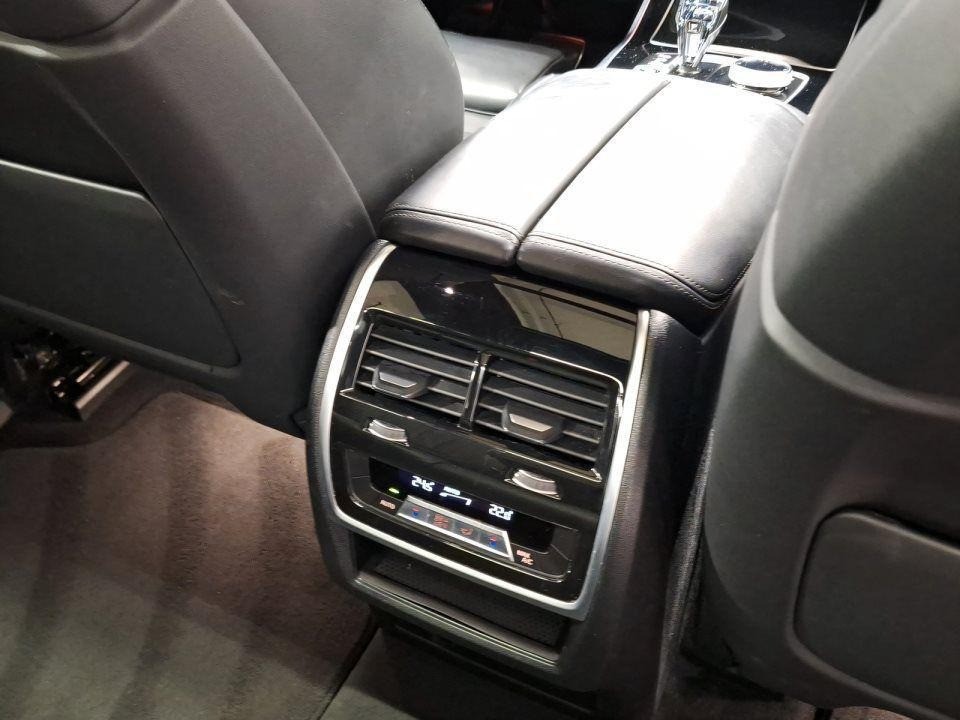 BMW X7 M50i - foto 12