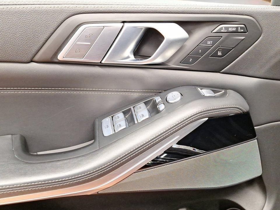 BMW X7 M50i - foto 15