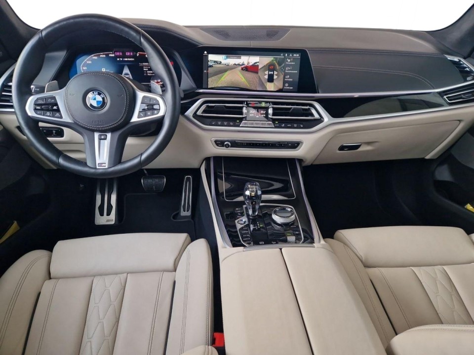BMW X7 M50i (4)