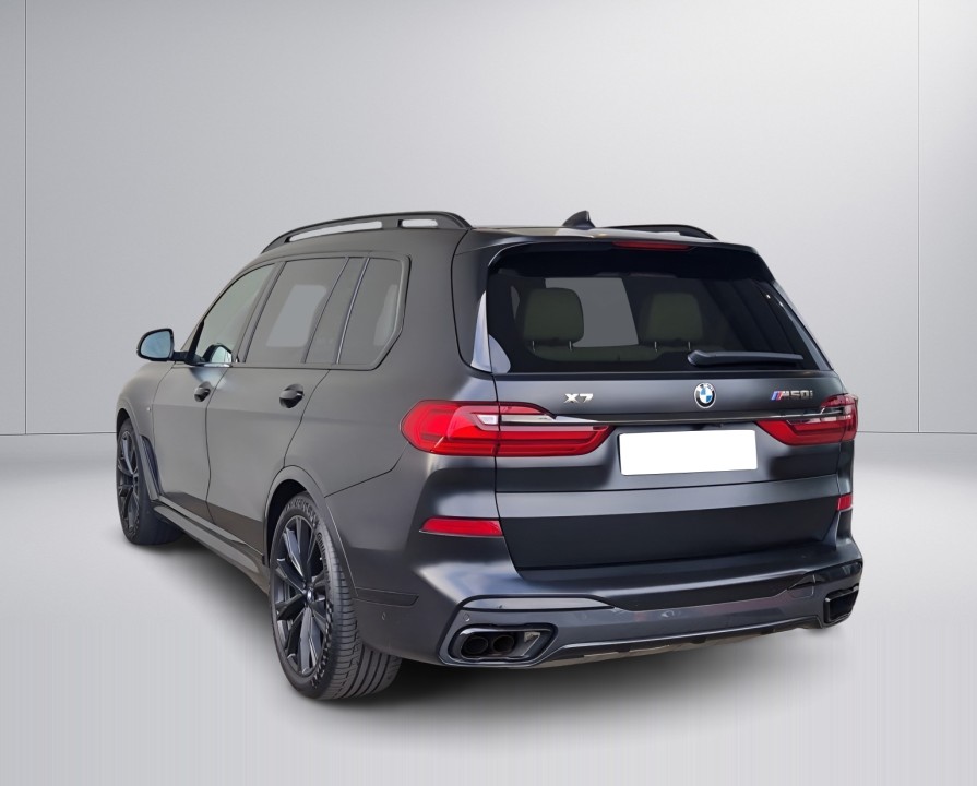 BMW X7 M50i (3)