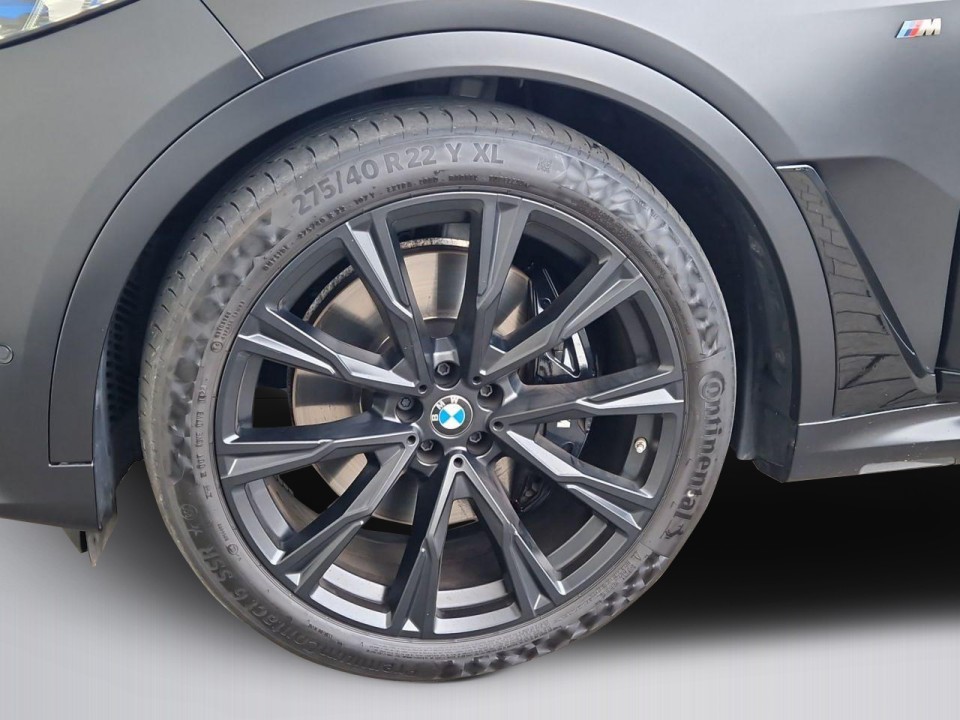 BMW X7 M50i - foto 12