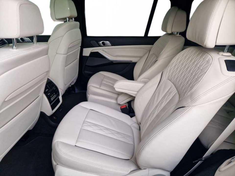 BMW X7 M50i - foto 8