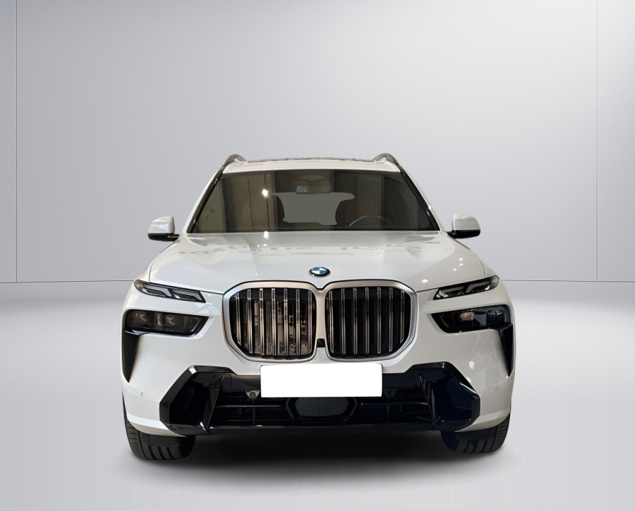 BMW X7 xDrive40d M-Sport (2)