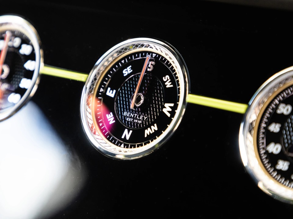 Bentley Flying Spur S V8 - foto 11