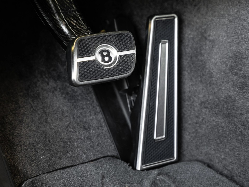 Bentley Flying Spur S V8 - foto 17