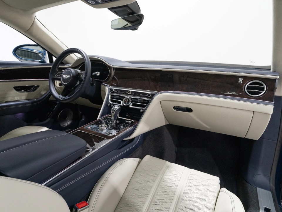 Bentley Flying Spur Speed V8 Hybrid - foto 9