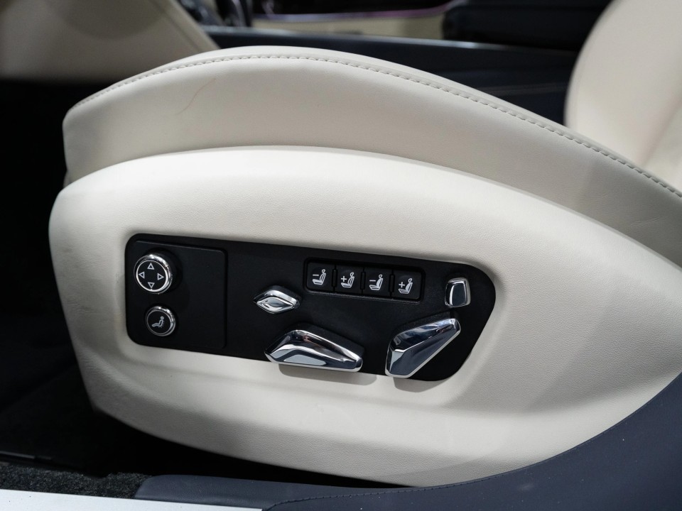 Bentley Flying Spur Speed V8 Hybrid - foto 17