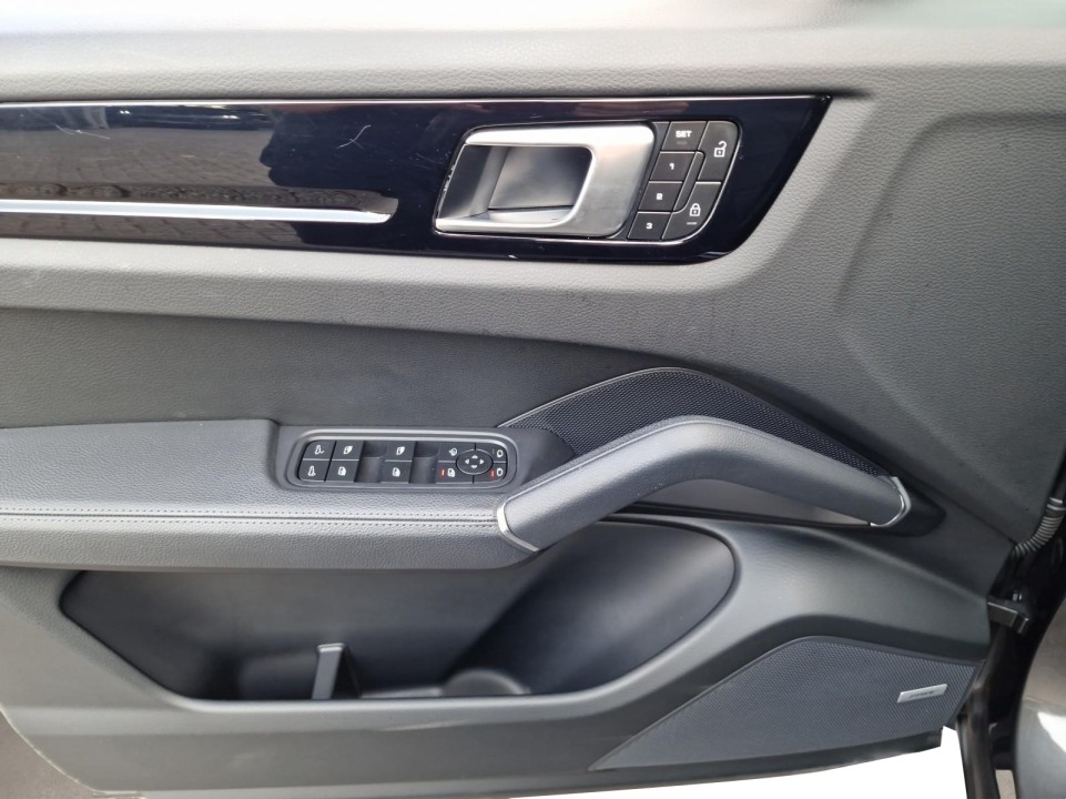 Porsche Cayenne Coupe - foto 17