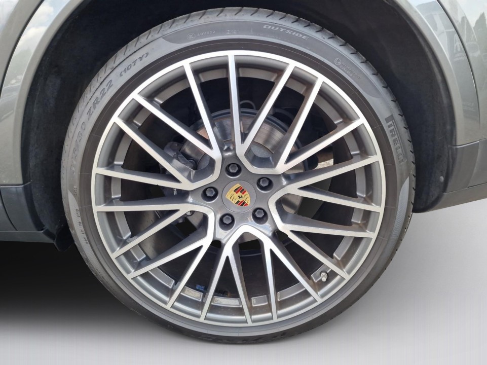 Porsche Cayenne Coupe - foto 20