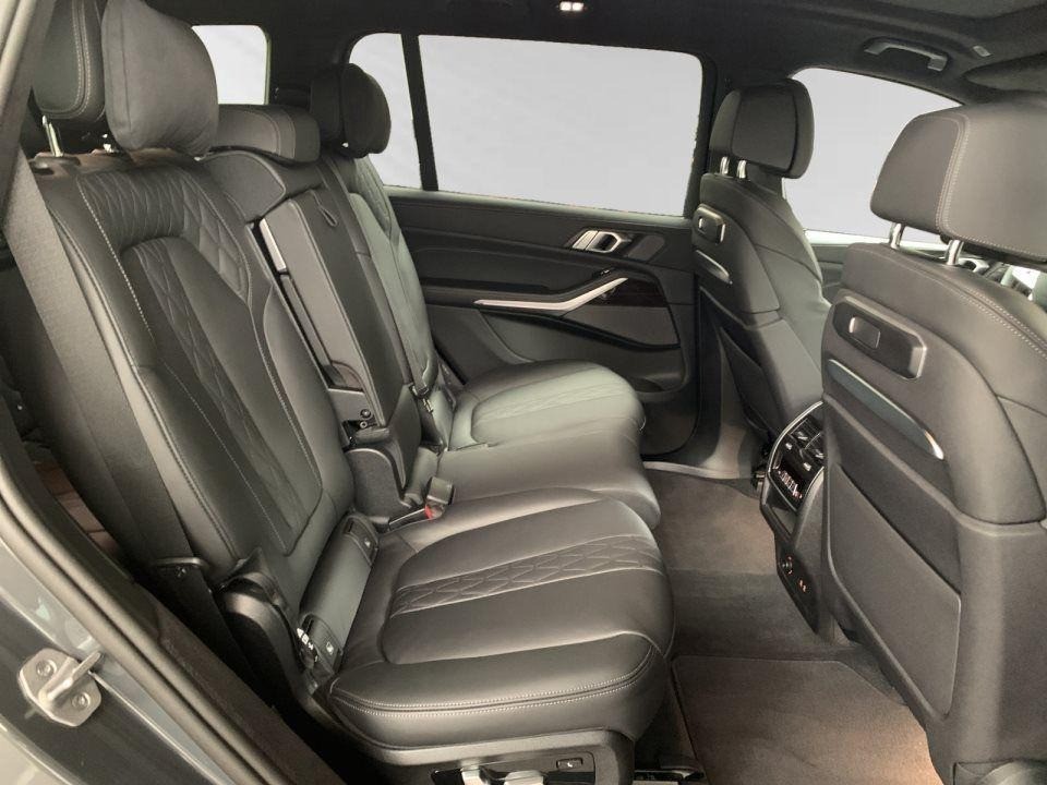 BMW X7 xDrive40i M-Sport - foto 12