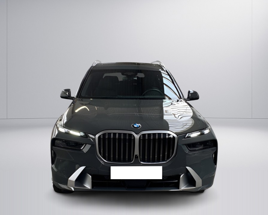 BMW X7 xDrive40i M-Sport (2)