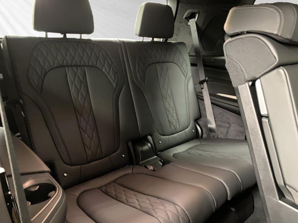 BMW X7 xDrive40i M-Sport - foto 11