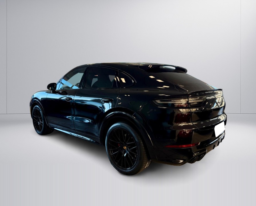 Porsche Cayenne Coupe GTS (3)