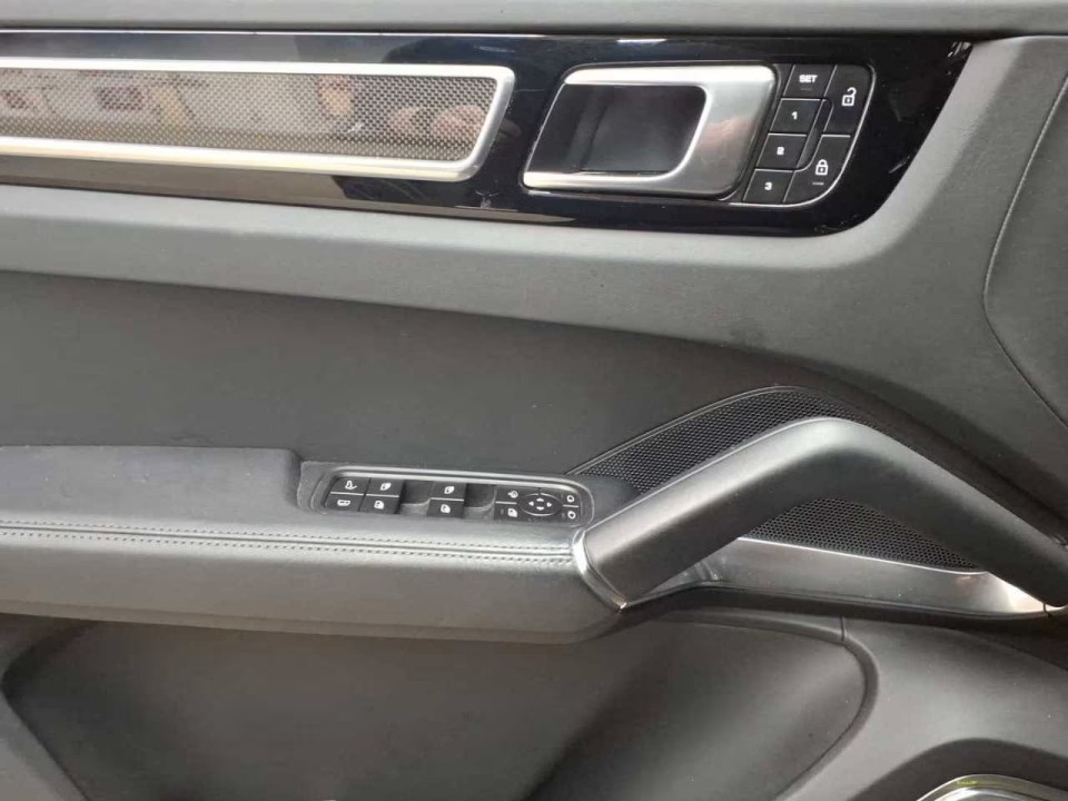 Porsche Cayenne Coupe Turbo S E-Hybrid - foto 11