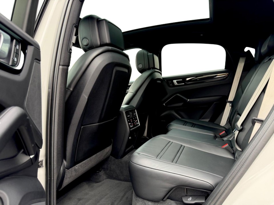 Porsche Cayenne Coupe - foto 10