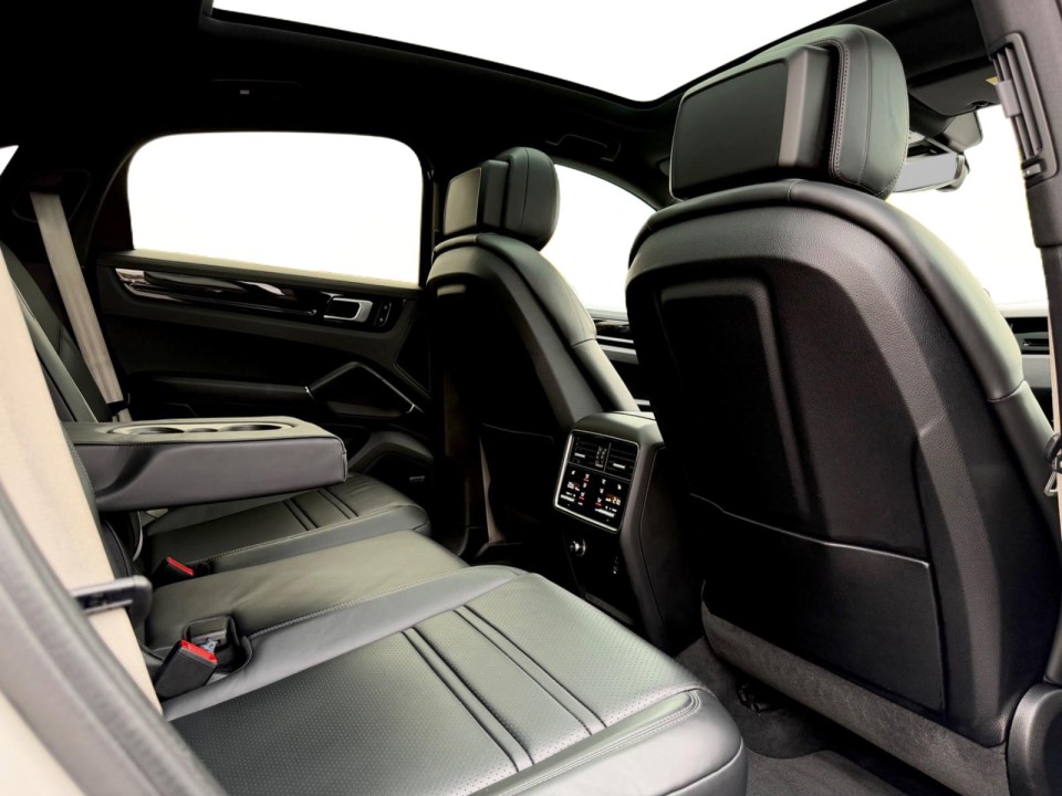 Porsche Cayenne Coupe - foto 11