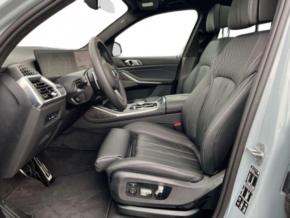 BMW X7 xDrive40i M-Sport - foto 8