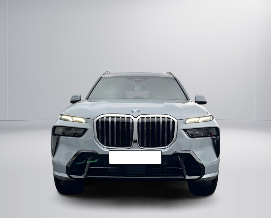 BMW X7 xDrive40i M-Sport (2)