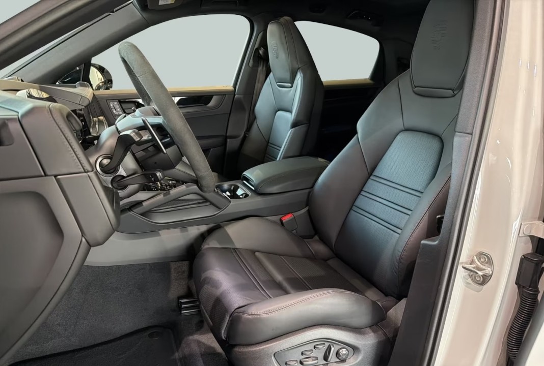 Porsche Cayenne Coupe E-Hybrid - foto 10