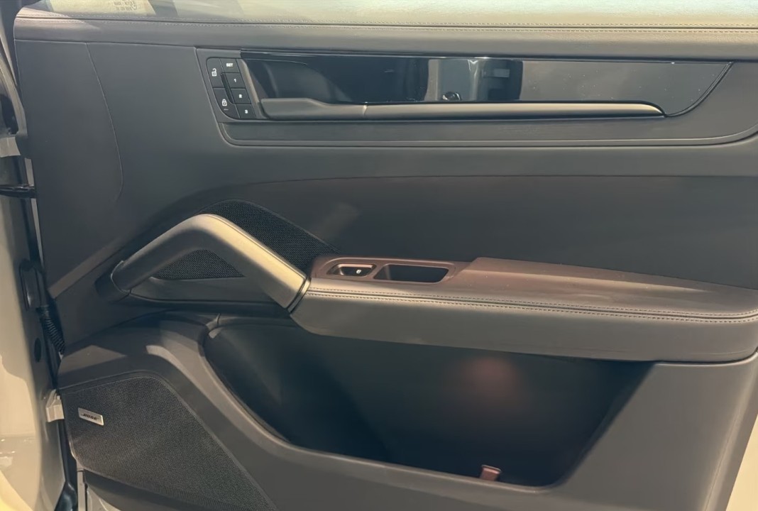 Porsche Cayenne Coupe E-Hybrid - foto 22