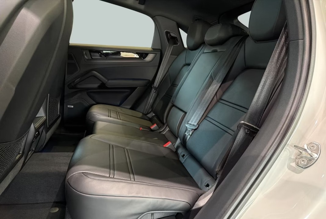 Porsche Cayenne Coupe E-Hybrid - foto 18