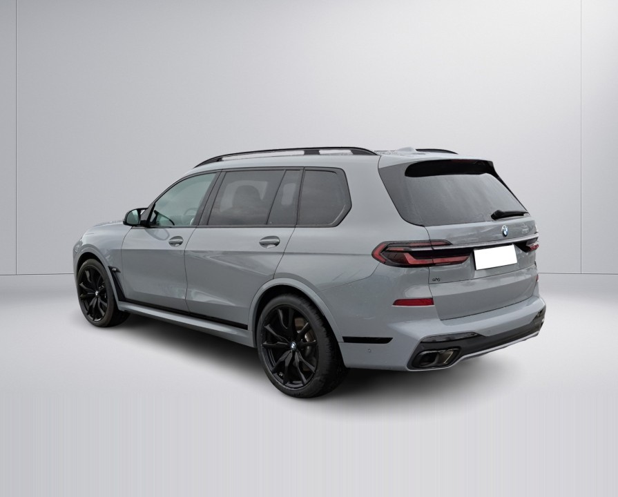 BMW X7 M60i (4)