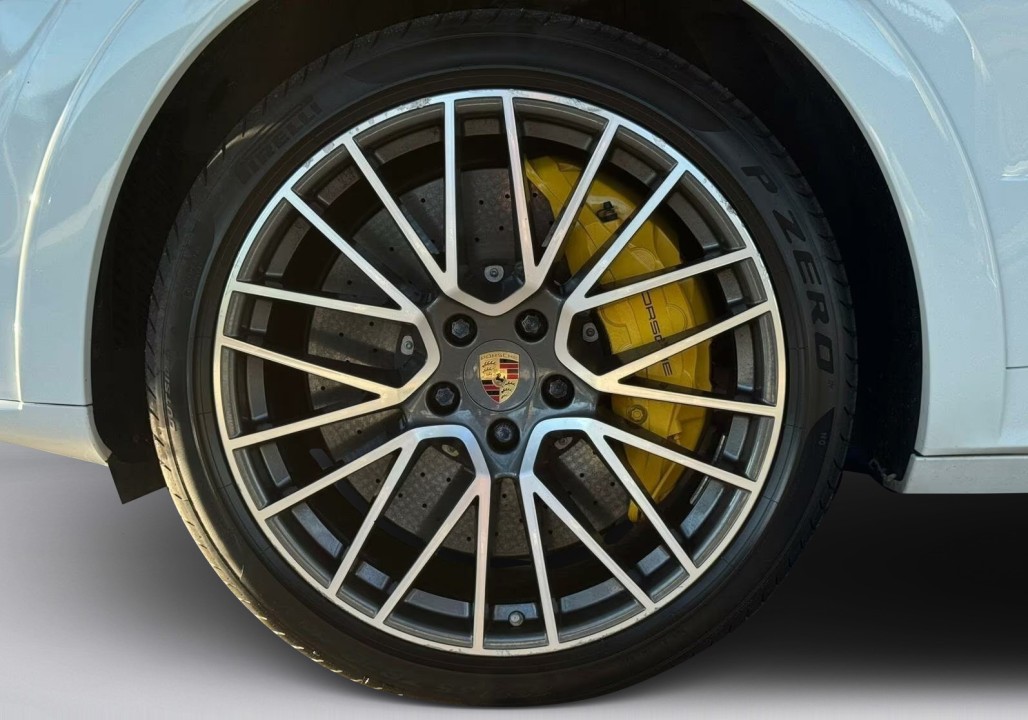 Porsche Cayenne Coupe Turbo - foto 27