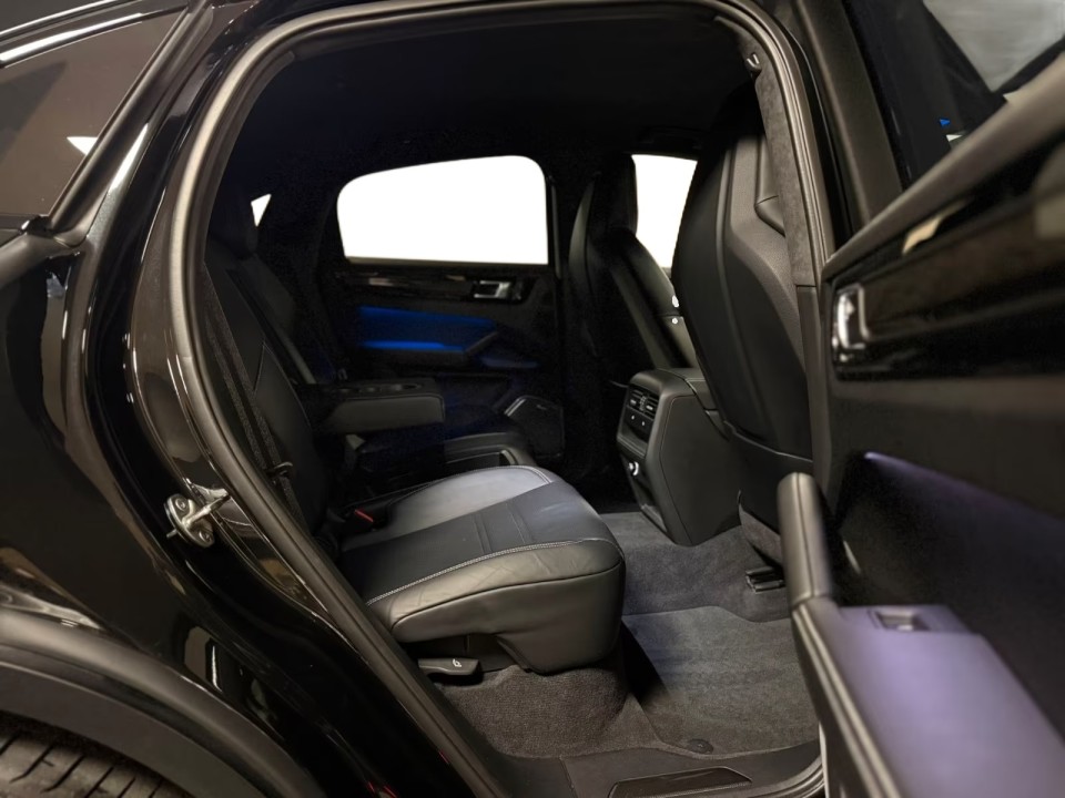 Porsche Cayenne Coupe Turbo GT - foto 16