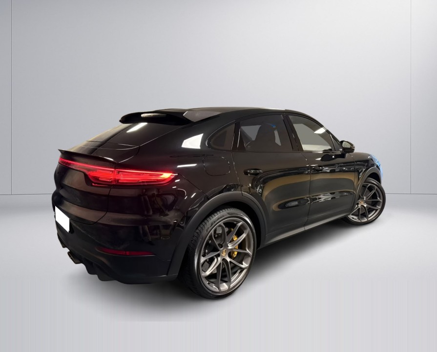 Porsche Cayenne Coupe Turbo GT (2)