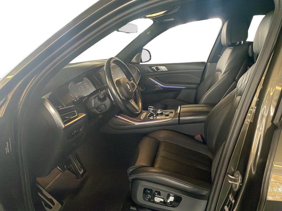 BMW X7 M50i - foto 8