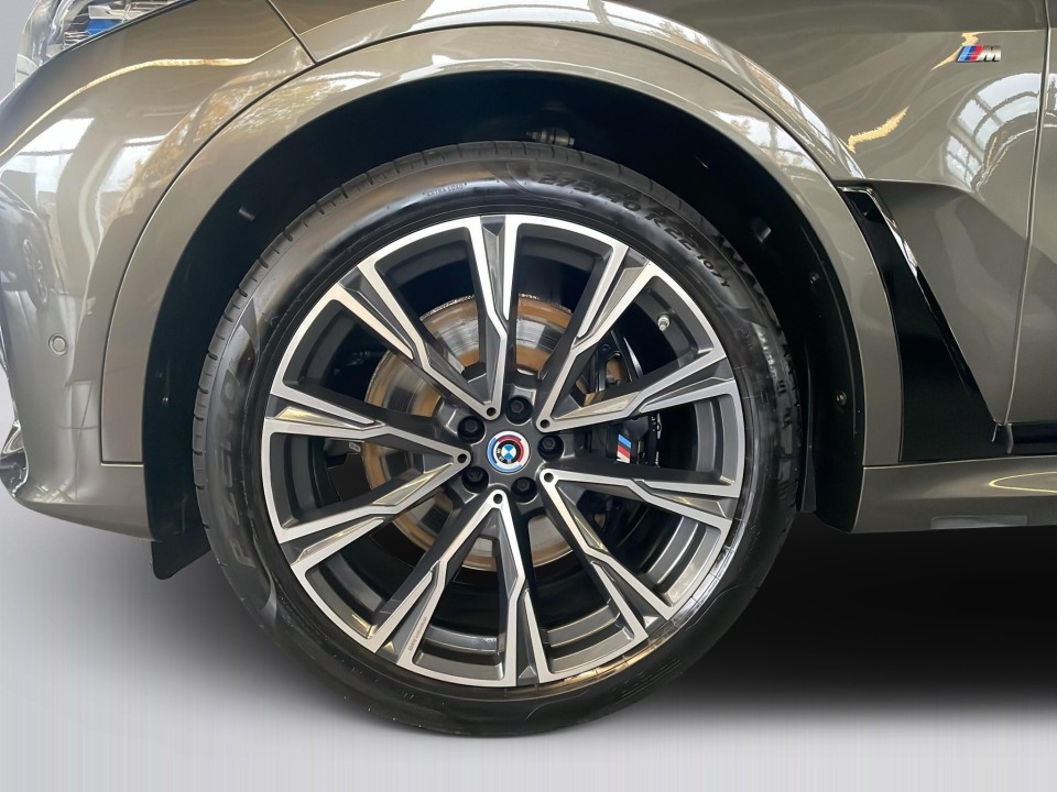 BMW X7 M50i - foto 15