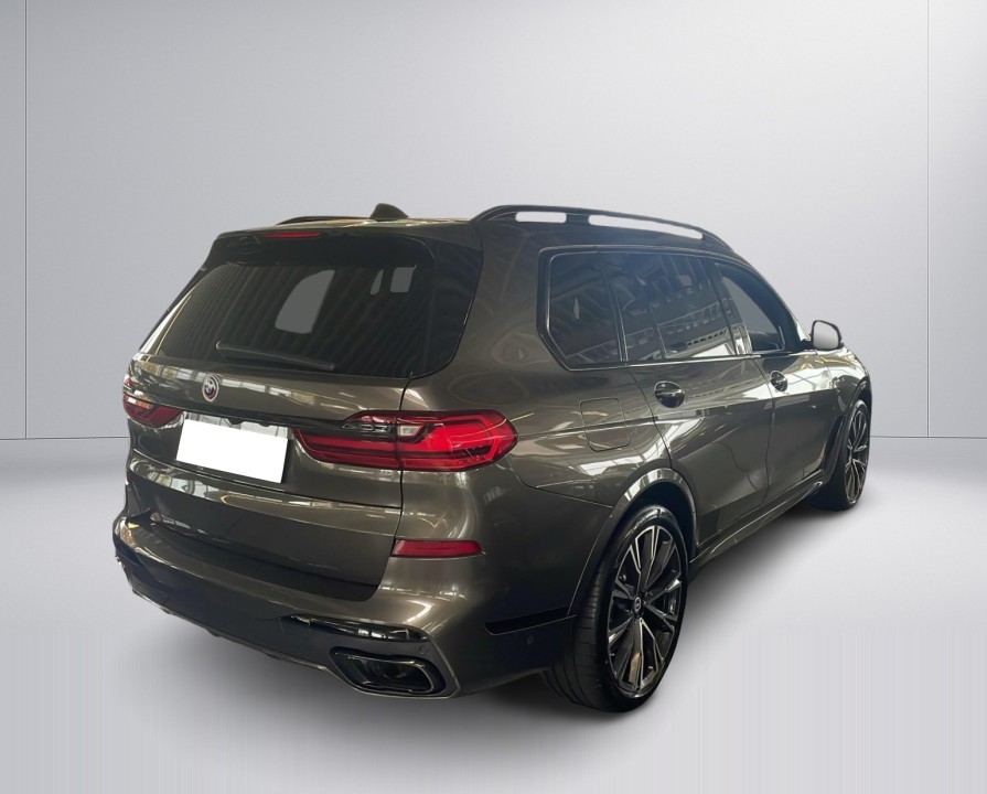 BMW X7 M50i (3)