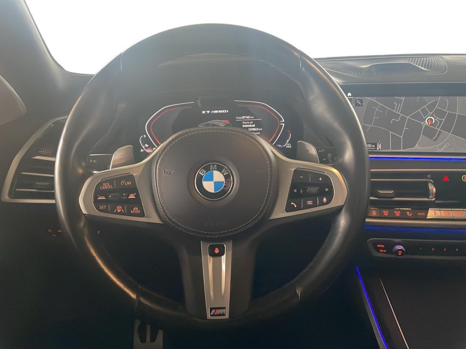 BMW X7 M50i - foto 11