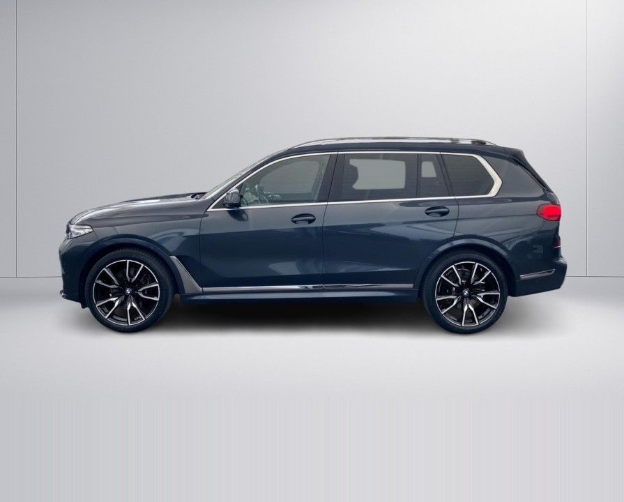 BMW X7 xDrive40d M-Sport (2)