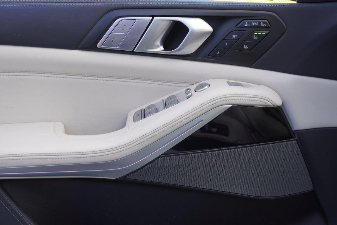 BMW X7 M50i - foto 17