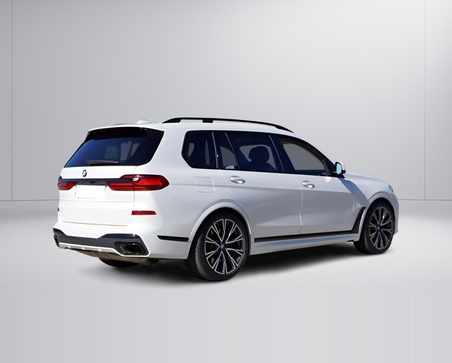 BMW X7 M50i (3)