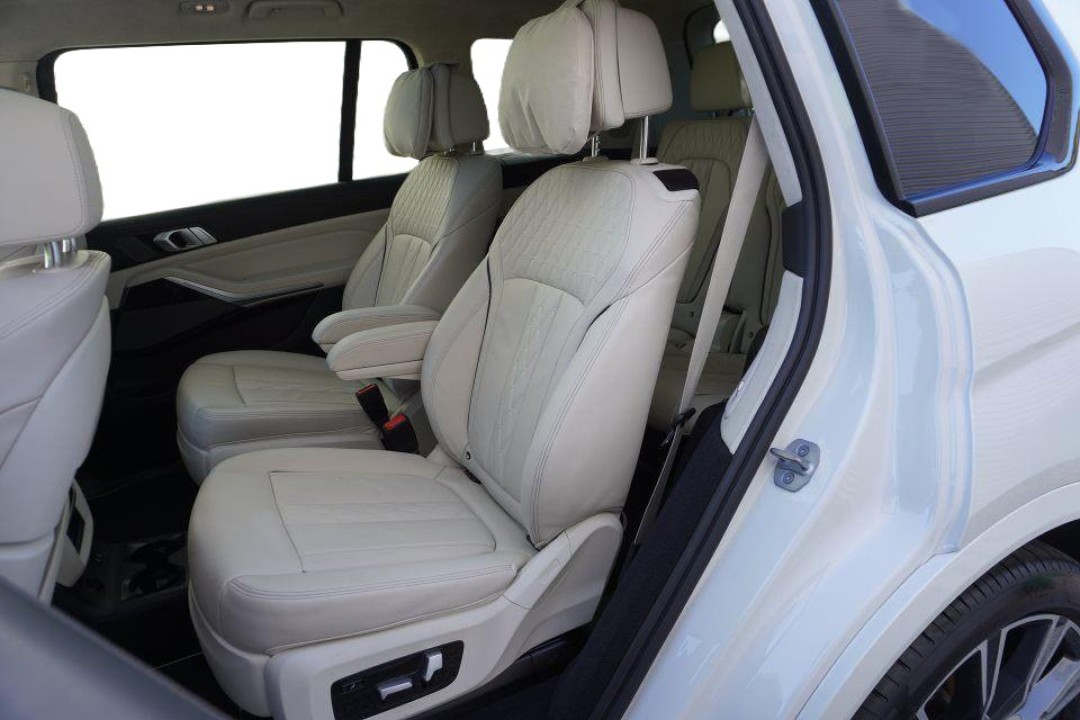BMW X7 M50i - foto 7