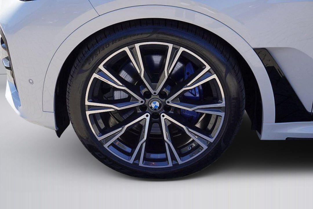 BMW X7 M50i - foto 19