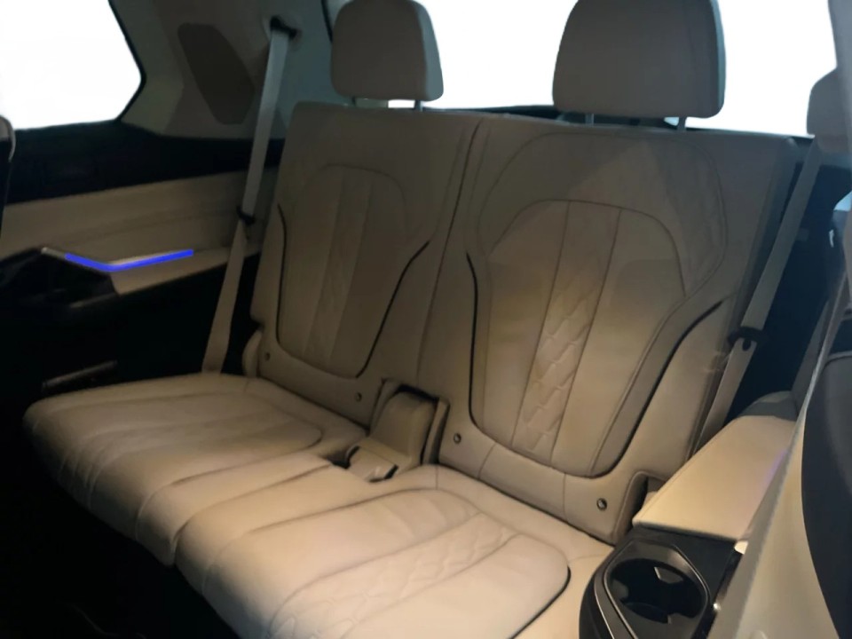 BMW X7 M50i - foto 13