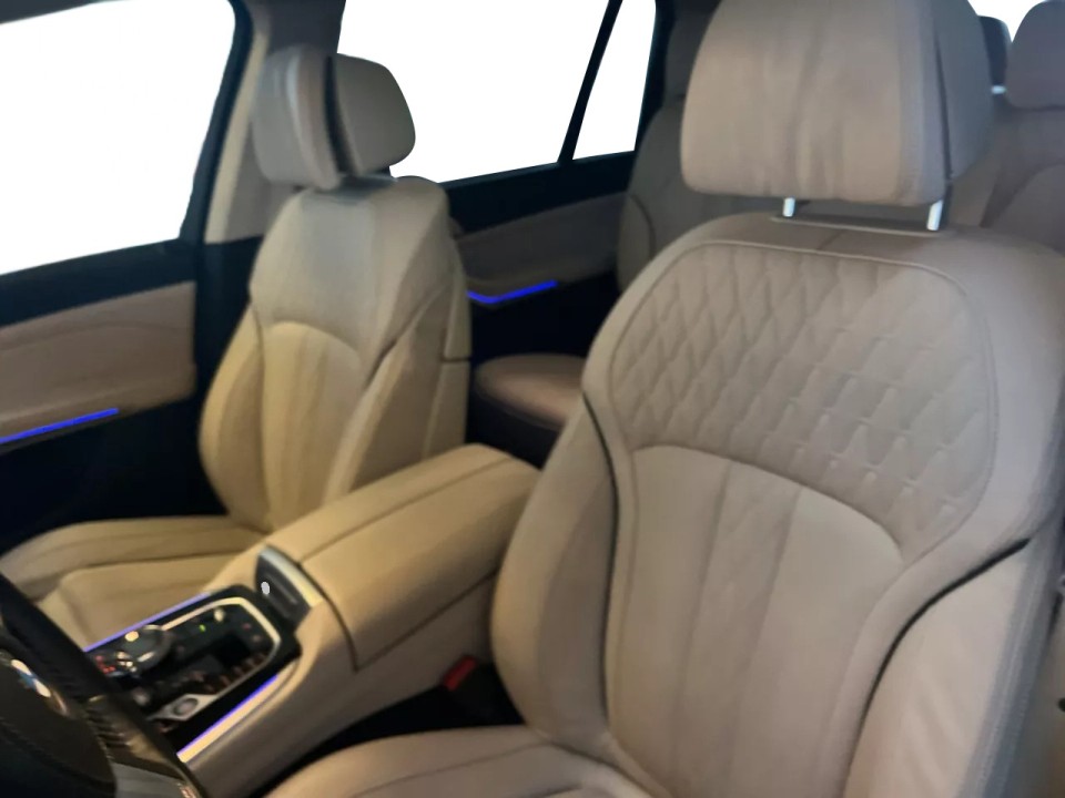 BMW X7 M50i - foto 12