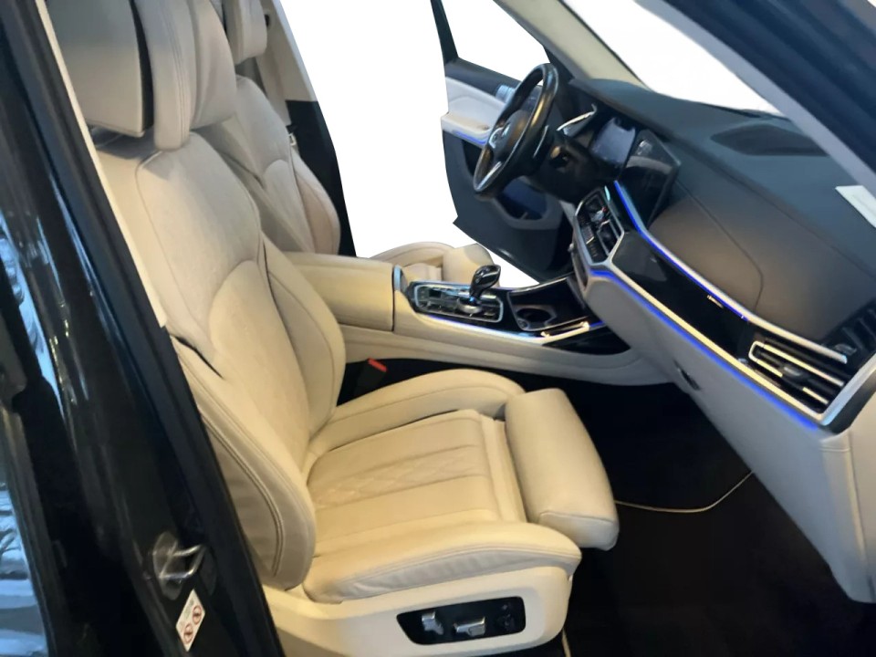 BMW X7 M50i - foto 34