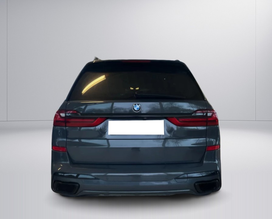 BMW X7 M50i (3)