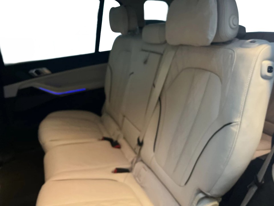 BMW X7 M50i - foto 8