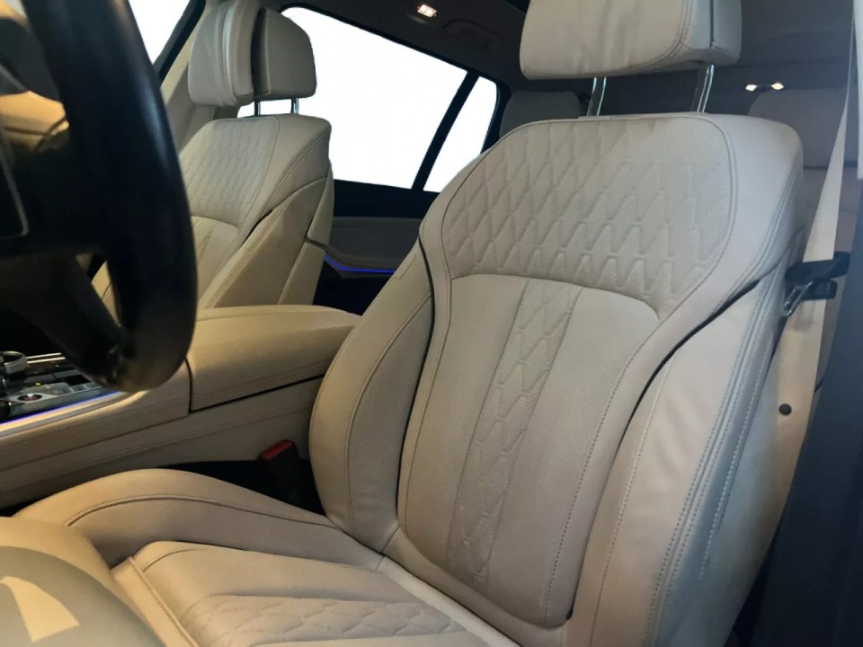 BMW X7 M50i - foto 7